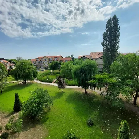 Cserke Napfeny アパート *