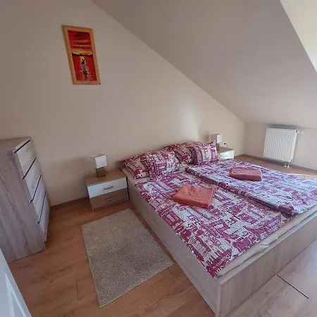 アパート Cserke Napfeny *